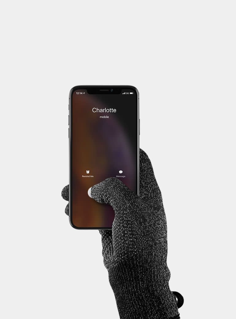 1) Touchscreen gloves