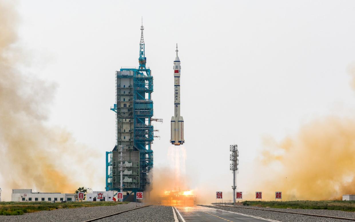 JIUQUAN, CHINA - MAY 30: A Long March-2F carrier rocket carrying Shenzhou-16 spaceship with three astronauts aboard blasts off from the Jiuquan Satellite Launch Center on May 30, 2023 in Jiuquan, Gansu Province of China. (Photo by Zhang Xuan/VCG via Getty Images) ***BESTPIX*** - Zhang Xuan/VCG via Getty Images