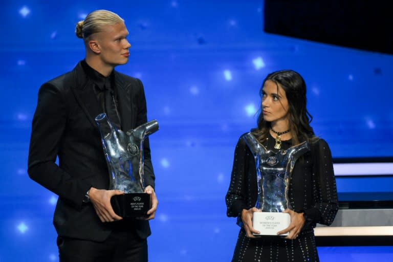 Le Norvégien Erling Haaland et l'Espagnole Aitana Bonmati, sacrés joueur et joueuse de l'année UEFA, le 31 août 2023 à Monaco (NICOLAS TUCAT)
