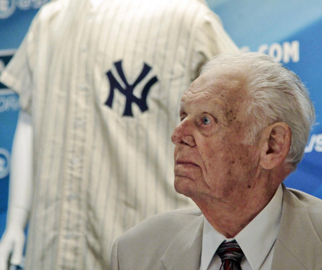 Don Larsen, former Yankees pitcher who threw only perfect World Series  game, dies at 90 - ABC7 New York