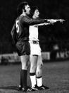 <p>El Bayern de otro mito del fútbol, Franz Beckenbauer, acabó con el dominio del Ajax de Cruyff, pero antes se enfrentaron en los cuartos de final de la Copa de Europa de 1973 y entonces se impusieron los holandeses. (Foto: S&G / PA Images / Getty Images).</p> 