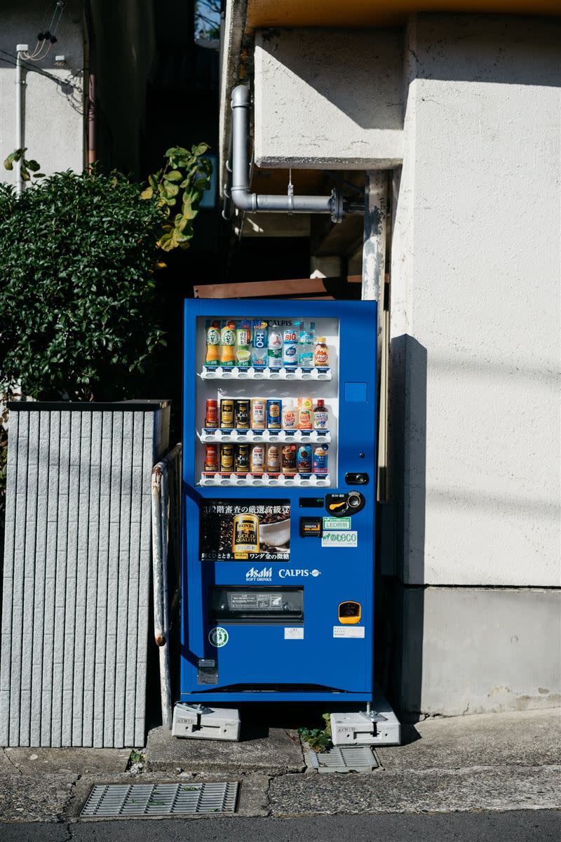 日本人生活離不開販賣機，街頭到處可見各式各樣販賣機，但疫情肆虐也不免讓人擔憂成為傳染途徑。（示意圖／翻攝自Pixabay）