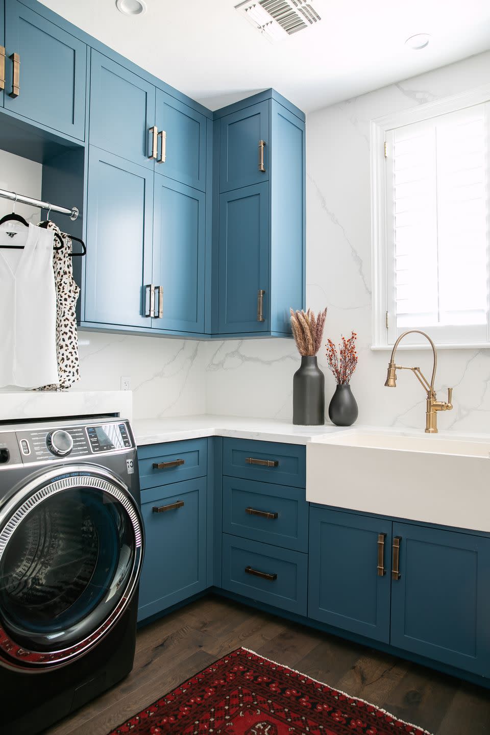 blue kitchen cabinets