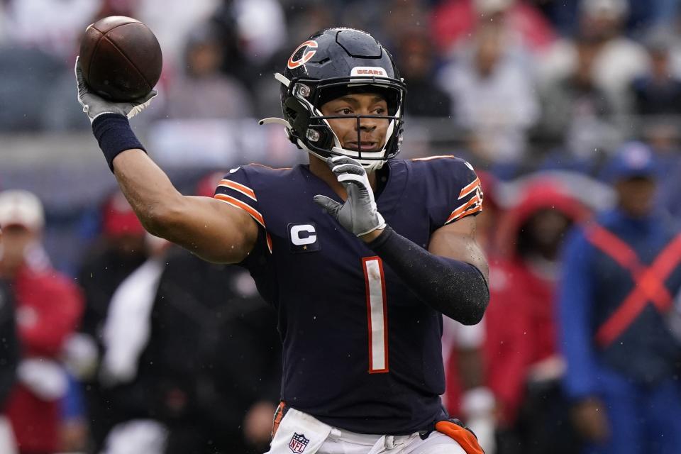 Chicago Bears' Justin Fields throws during the first half of an NFL football game against the San Francisco 49ers Sunday, Sept. 11, 2022, in Chicago. (AP Photo/Nam Y. Huh)