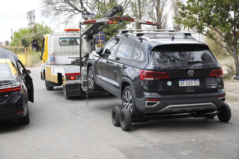 Fotos del servicio de acarreo de vehículos con grúas.
La semana próxima el gobierno se hace cargo de la actividad.