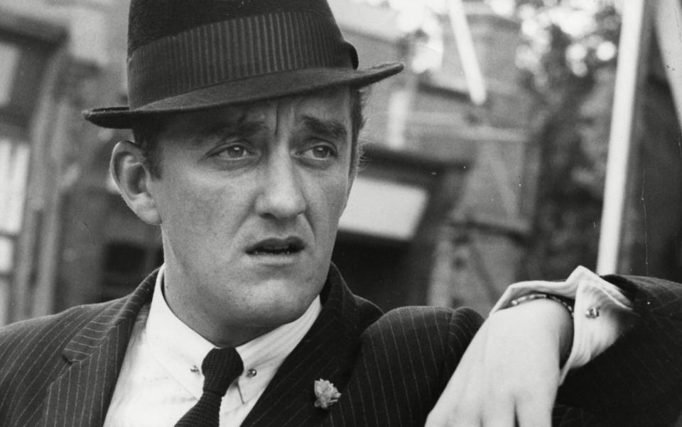 Bernard Cribbins as Nervous O'Toole in The Wrong Arm of the Law (1963) - CAP/SFS