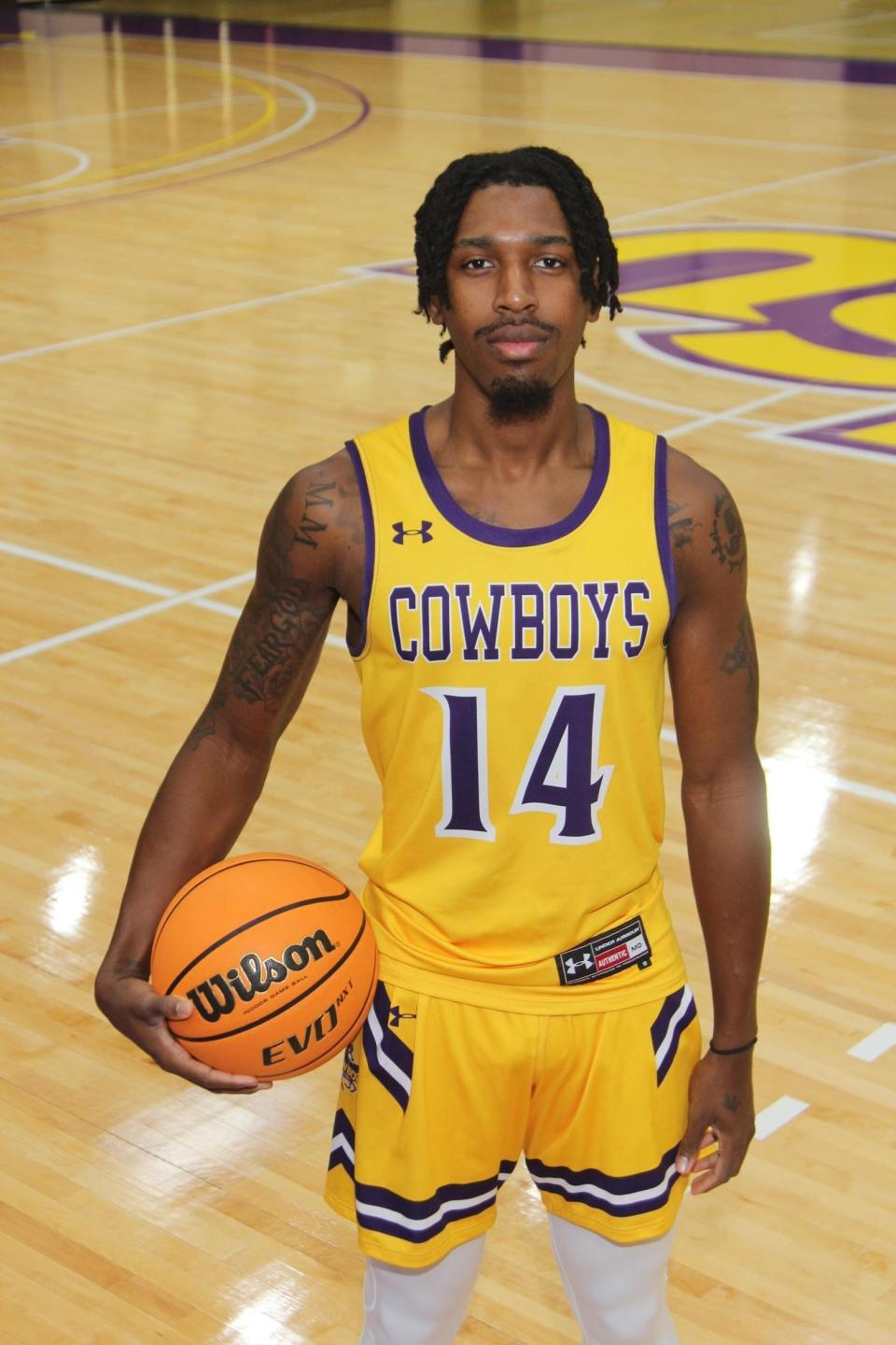 Hardin-Simmons men's basketball's Steven Quinn