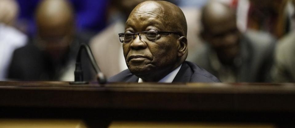 En recusant le président de la commission d'enquête chargée de la lutte contre la corruption d'État,  Jacob Zuma persiste dans sa stratégie d'utiliser le dilatoire pour échapper à la justice. 
