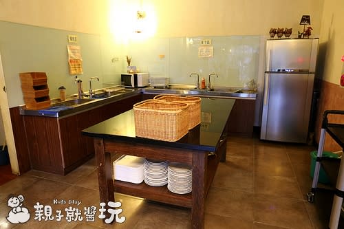 超跳tone親子住宿！嗨到不想睡的樹屋溜滑梯親子房：黃慶果園民宿