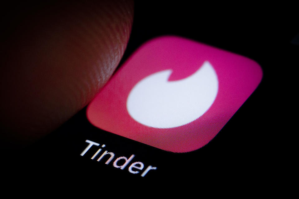 Tinder ditched its Moments feature in 2015, but that doesn't mean the populardating app is done with giving users access to ephemeral (aka disappearing)content