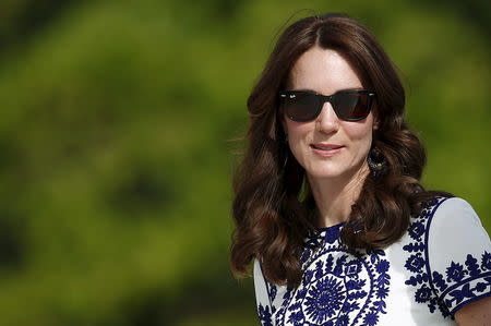 Britain's Catherine, the Duchess of Cambridge, visits the Taj Mahal in Agra, India, April 16, 2016. REUTERS/Adnan Abidi