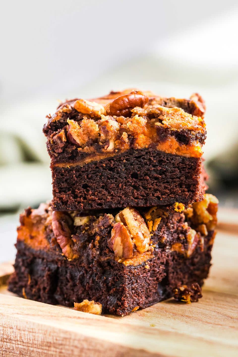<p>Bake a batch of these extremely rich pumpkin brownies. They'll be the perfect midweek pick-me-up this fall.</p><p><strong>Get the recipe at <a href="https://www.thechunkychef.com/pumpkin-cheesecake-brownies/" rel="nofollow noopener" target="_blank" data-ylk="slk:The Chunky Chef;elm:context_link;itc:0;sec:content-canvas" class="link ">The Chunky Chef</a>. </strong> </p>