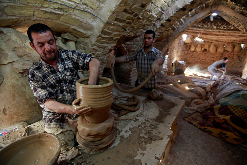 Otro de los empleos que los jóvenes han dejado de tener. Aunque su fuerza de trabajo aún es alta, un 30%, no tiene nada que ver con lo que era antes, un 50%.<br><br>Foto: REUTERS/Alaa Al-Marjani