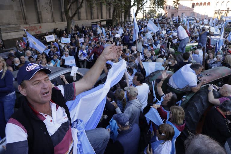 El tractorazo organizado por productores autoconvocados fue multitudinario