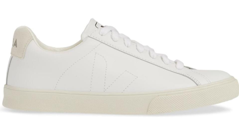 Veja, sneakers, white sneakers, leather sneakers, flat sneakers