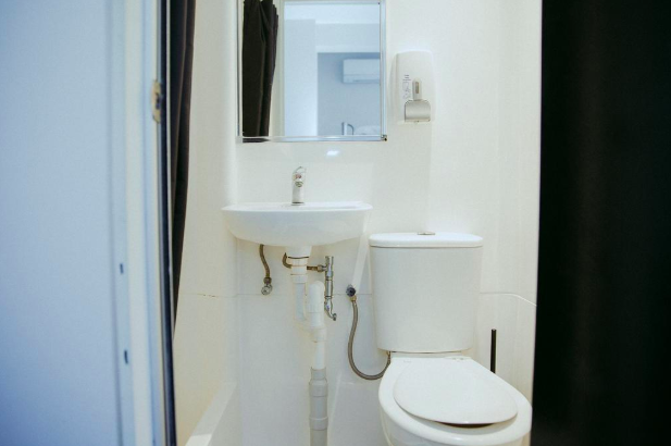 One of the hostel’s bathrooms. Source: Booking.com