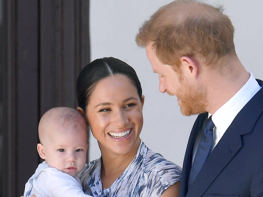 Der kleine Archie im September 2019 mit seinen Eltern, Herzogin Meghan und Prinz Harry. (Bild: imago/Starface)