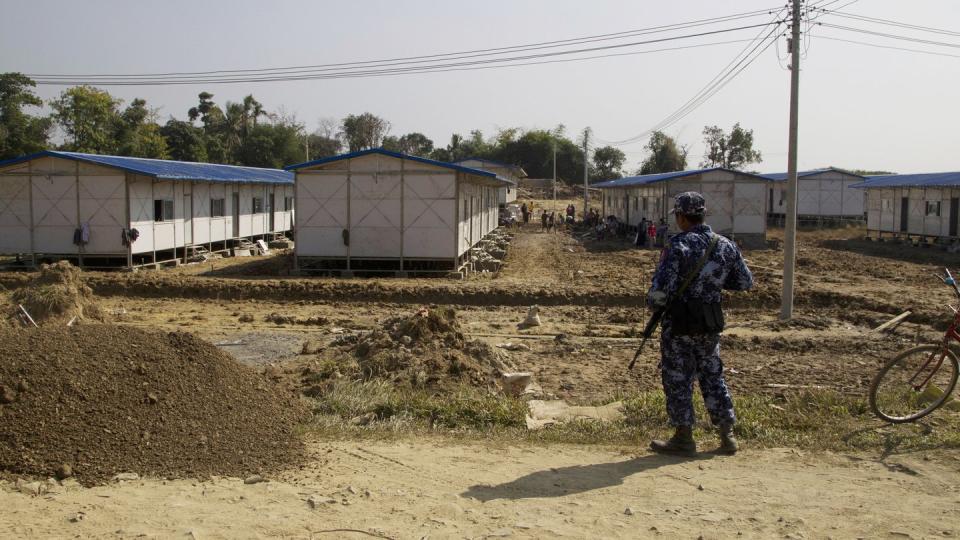 Rückführungszentrum für Rohingya-Flüchtlinge, die aus Bangladesh kommen, in Maungdaw (Myanmar). Foto: Thein Zaw/AP