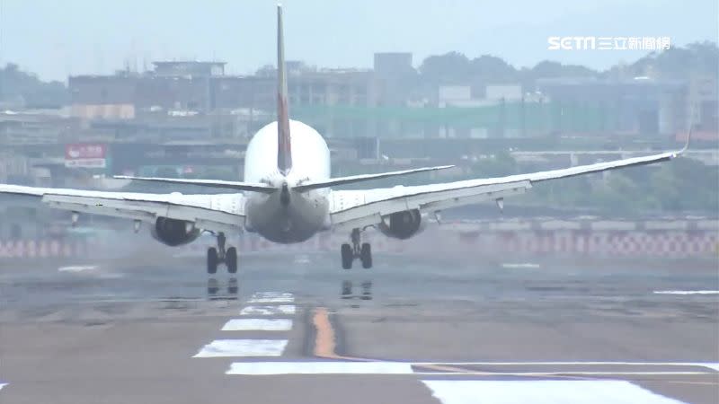 國籍航空首創環台飛行遊。