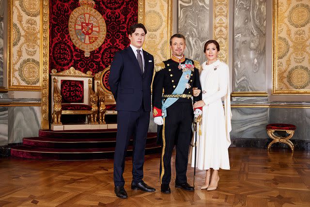 <p>Dennis Stenild, Kongehuset</p> King Frederik, Queen Mary and Crown Prince Christian's official portrait by Dennis Stenild on Jan. 14.