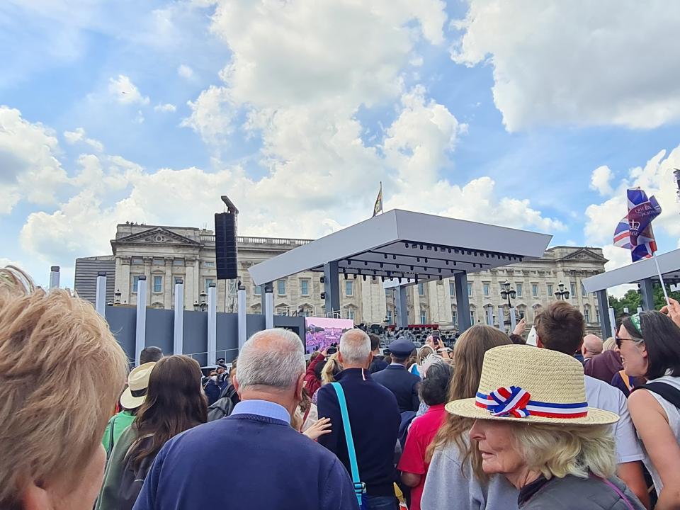 buckingham palace trooping the colour