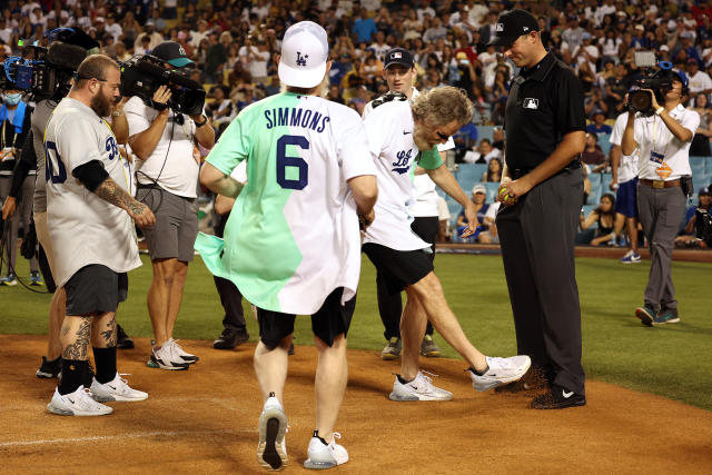 Bryan Cranston Takes A Line Drive To Shoulder At All-Star Softball –  Deadline