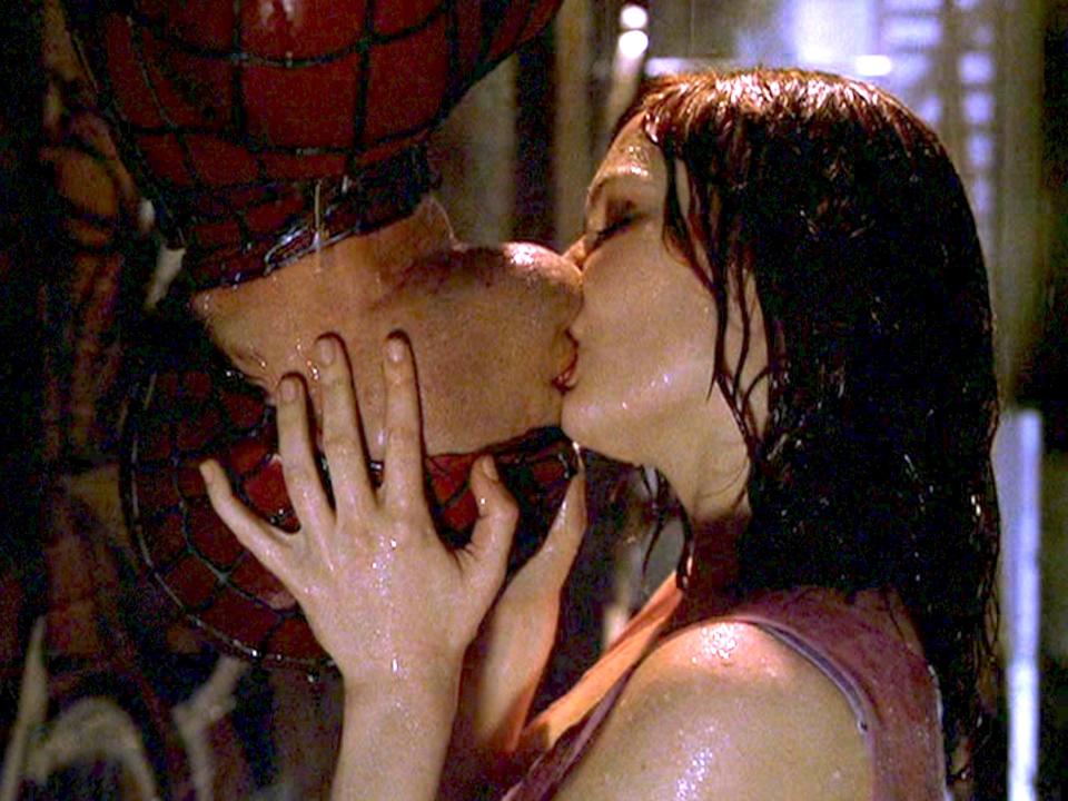 Tobey Maguire and Kirsten Dunst kissing upside down in "Spider-Man."