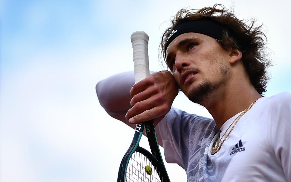 Alexander Zverev struggles as he experiences a 38-degree fever and heavy nasal congestion - AFP