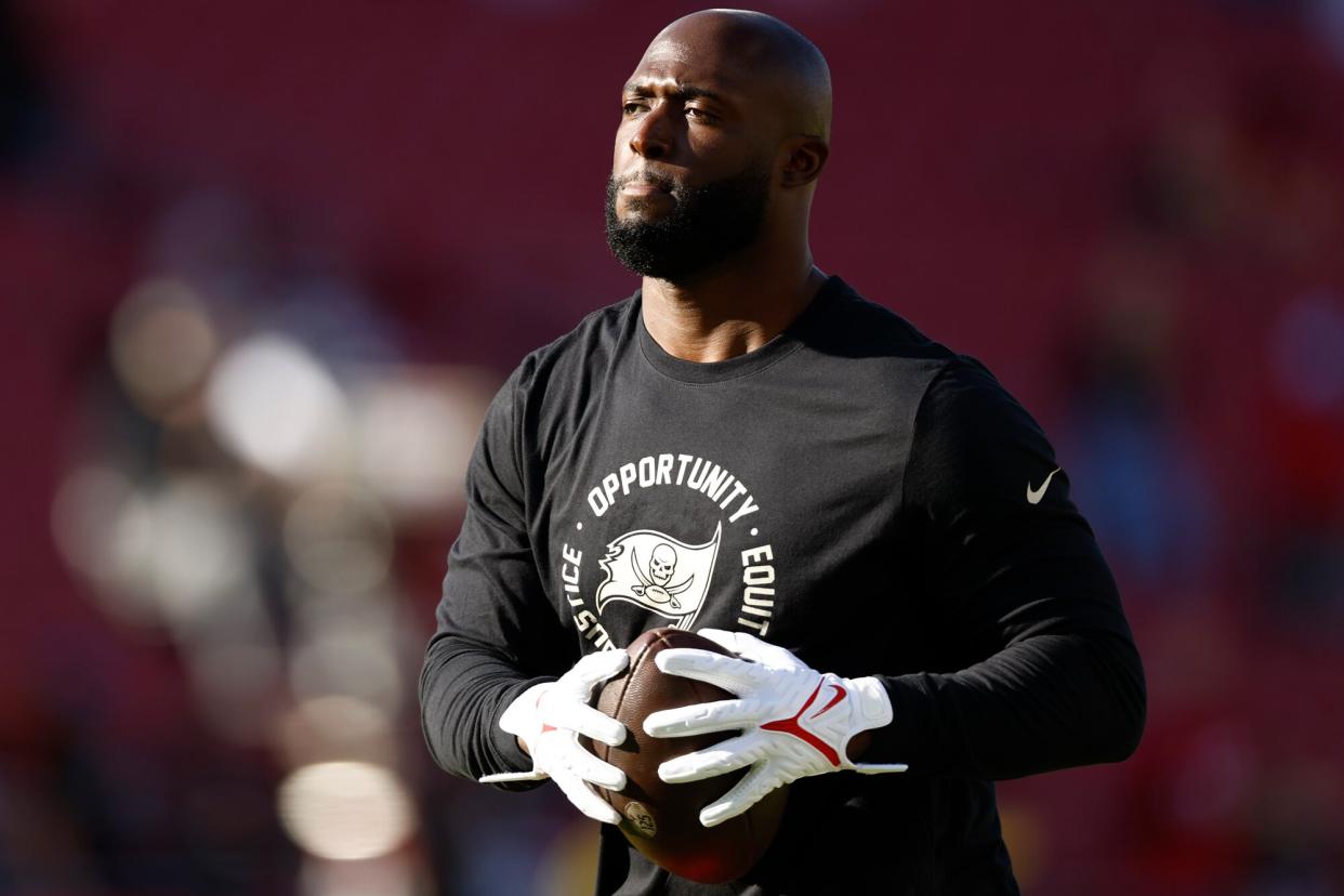 Leonard Fournette #7 of the Tampa Bay Buccaneers warms up prior to the game against the Cincinnati Bengals at Raymond James Stadium on December 18, 2022 in Tampa, Florida.