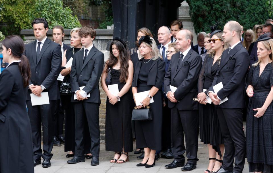 (L-R) Husband Sebastien Bowen, son Hugo Bowen, daughter Eloise Bowen, parents Heather James and Alistair James, guest, brother Ben James and sister Sarah James during the funeral of Dame Deborah James at St Mary’s Church (Getty Images)