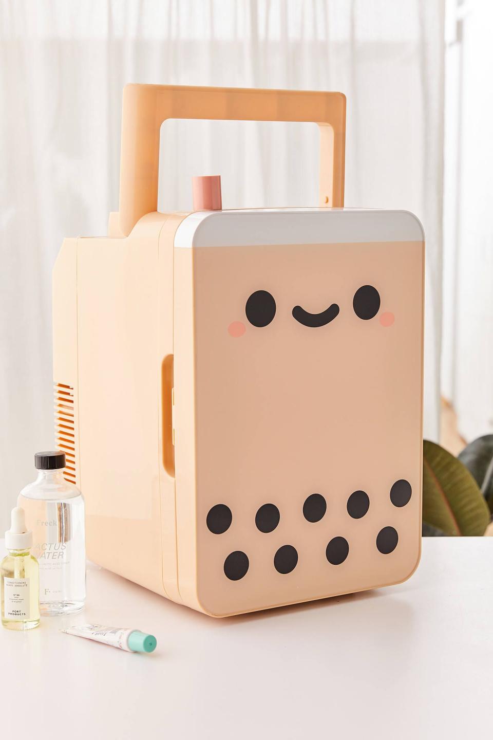 4) Smoko Boba Tea 10L Mini Beauty Refrigerator