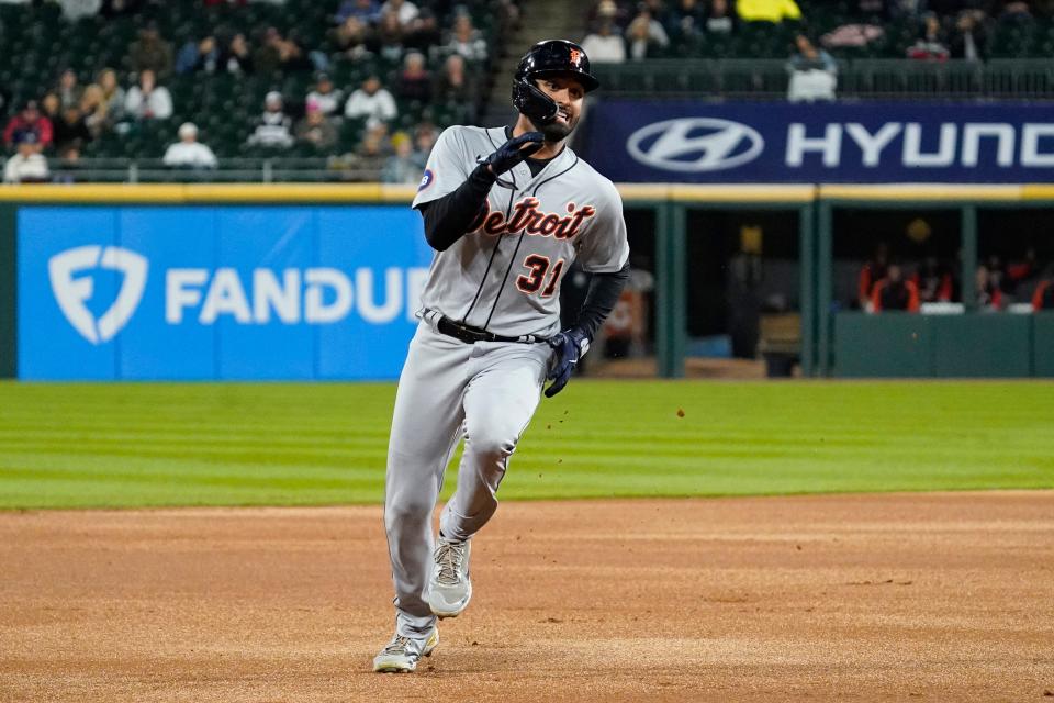 Detroit Tigers' Riley Greene advances to third on a double by Javier Baez against the Chicago White Sox during the first inning at Guaranteed Rate Field in Chicago on Friday, Sept. 23, 2022.