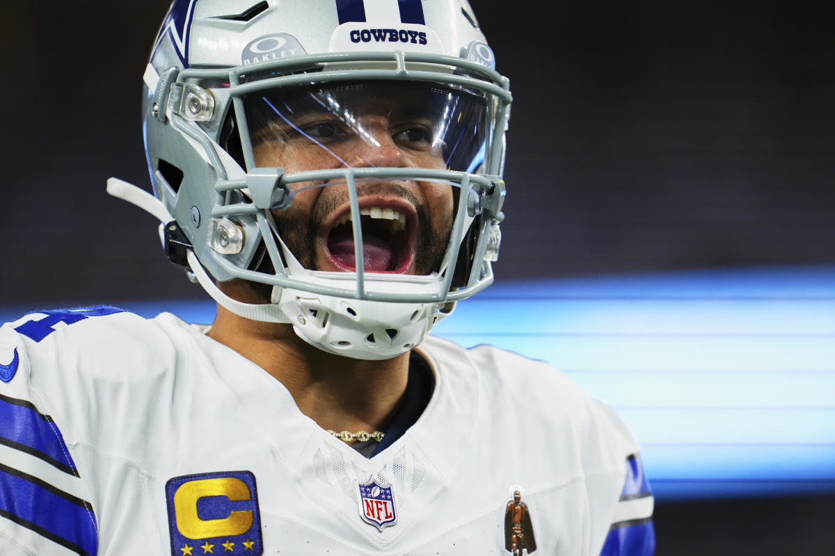 Dak Prescott and the Cowboys agree to a record-breaking four-year, 0 million contract extension