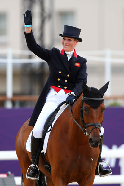 Ein royales Familien-Mitglied startete sogar höchstpersönlich bei einem Wettkampf: Zara Phillips, die Lieblingsenkelin der Queen, trat im Vielseitigkeitsreiten an. (Bild: Getty Images)