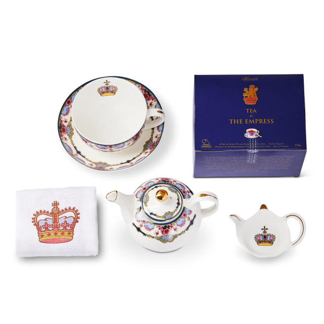 Empress Royal China Teapot- 6 cup - Fairmont Store Canada