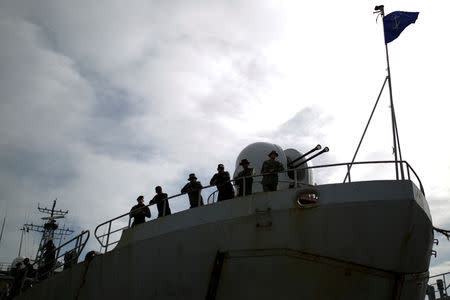 FILE PHOTO: Venezuelan soldiers are seen onboard a ship during the Zamora 200 military exercise in La Guaira, Venezuela January 8, 2017. REUTERS/Marco Bello/File Photo