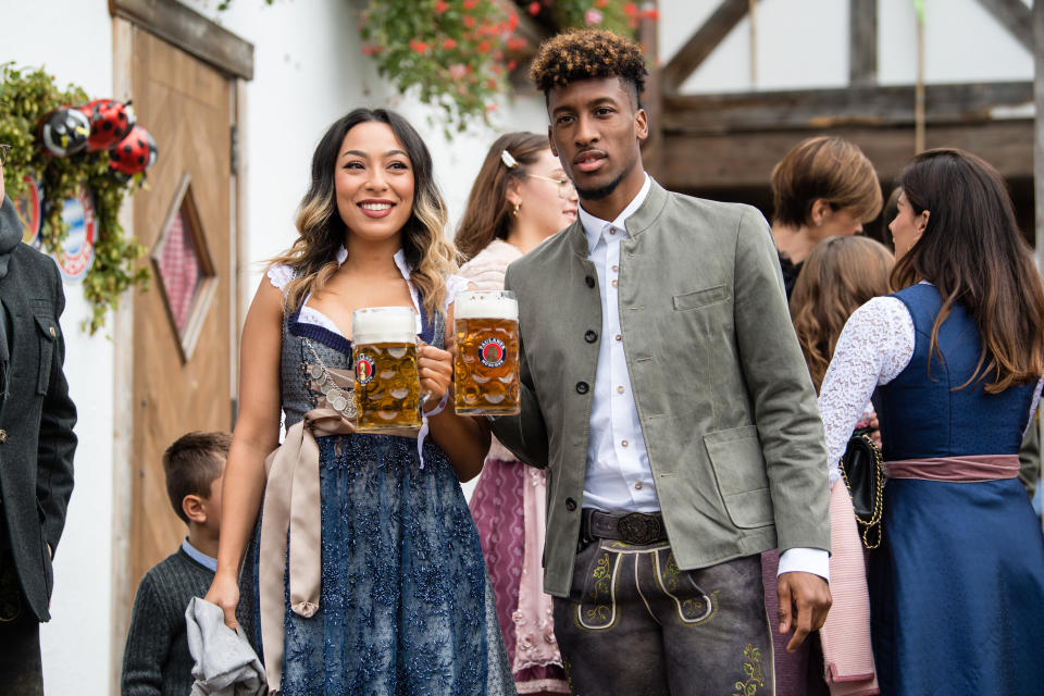 Und auch Kingsley Coman sorgte für einen neuen Bundesliga-Rekord mit einem Sprint von 35,7 km/h im Spiel gegen Paderborn. Auf der Wiesn musste er mit seiner Begleitung allerdings nur schaulaufen. (Bild: Getty Images)