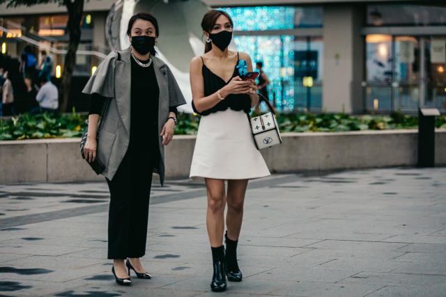 Louis Vuitton Reprised Its Spring 2021 Show in Singapore—See the Best Street  Style Looks Here