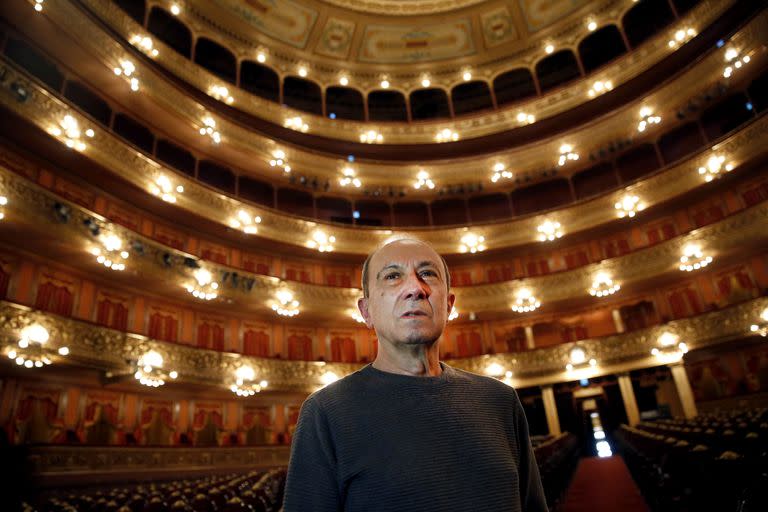 Mario Galizzi asumió por tercera vez en su carrera la dirección del Ballet Estable del Teatro Colón; en 2022 respetará la programación que dejó presentada Paloma Herrera, que renunció al cargo la semana pasada