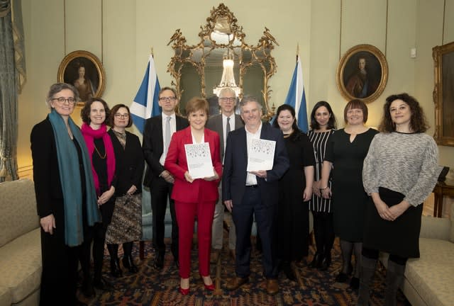 Nicola Sturgeon and taskforce members