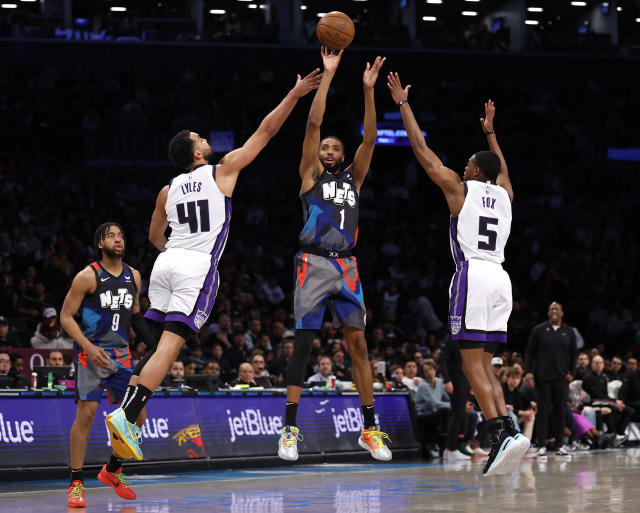 Sabonis' 61st straight double-double sparks Kings' 107-77 rout of Nets -  Yahoo Sports