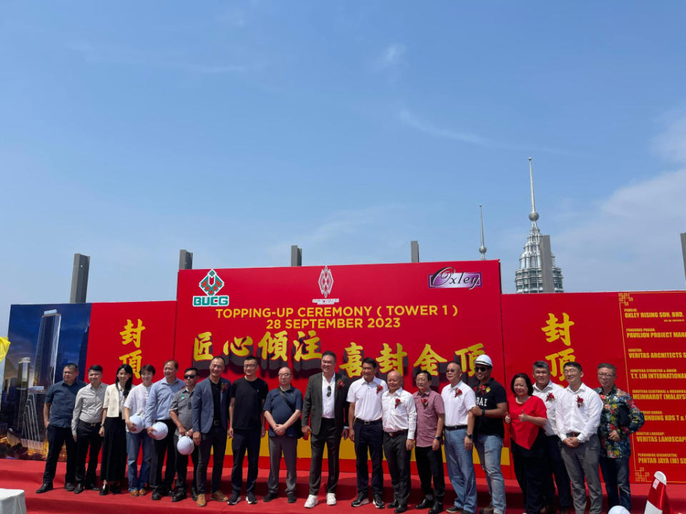 The ceremony was attended by Oxley, Pavilion Project Management, Beijing Urban Construction Group Co., Ltd, BUCG(M) Sdn. Bhd, VERITAS Architects and stakeholders.