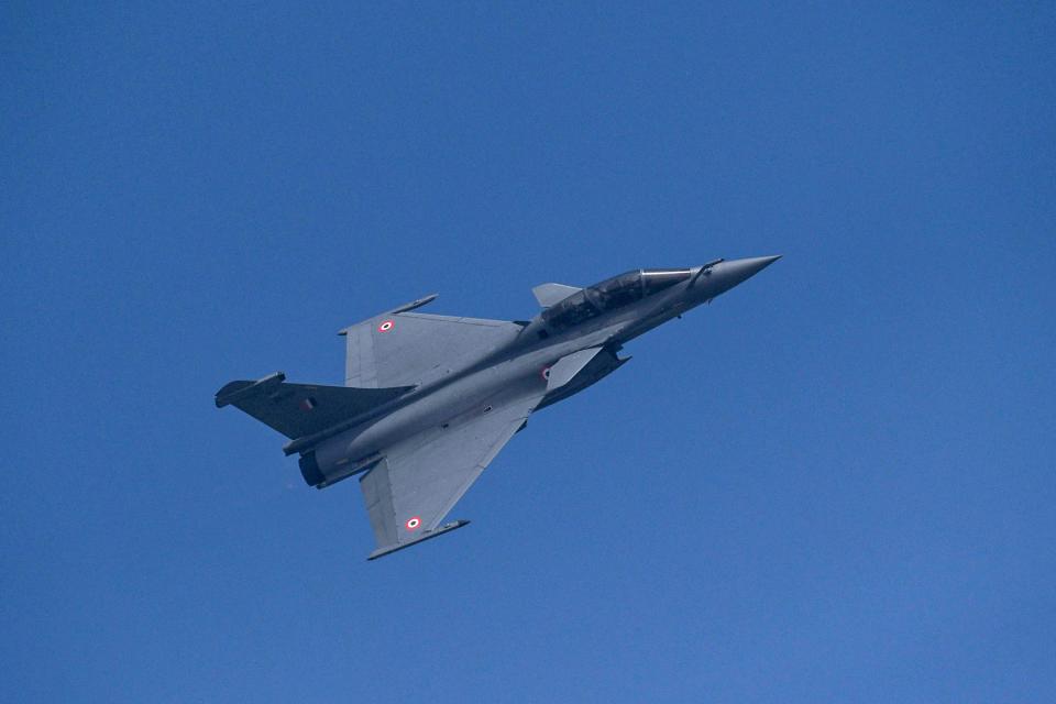 Indian Air Force (IAF) newly recruited Rafale fighter jet flies past during the 88th Air Force Day parade at Hindon Air Force station in Ghaziabad on October 8, 2020. (Photo by Money SHARMA / AFP) (Photo by MONEY SHARMA/AFP via Getty Images)