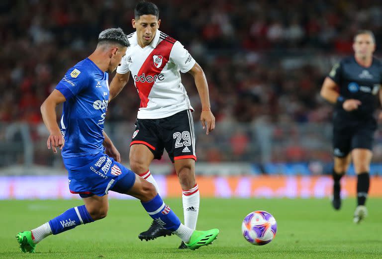 Rodrigo Aliendro, en River-Unión.