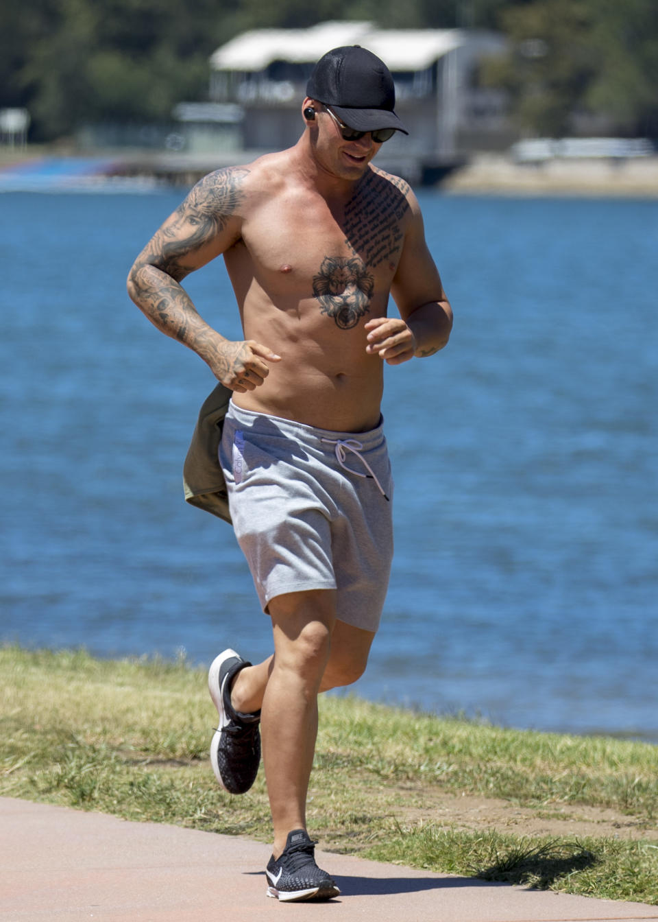 The actor and model was clean-shaven as he exercised, and with his black cap and dark shades, could’ve gone unrecognised if it weren’t for his obvious tattoos. Photo: Diimex