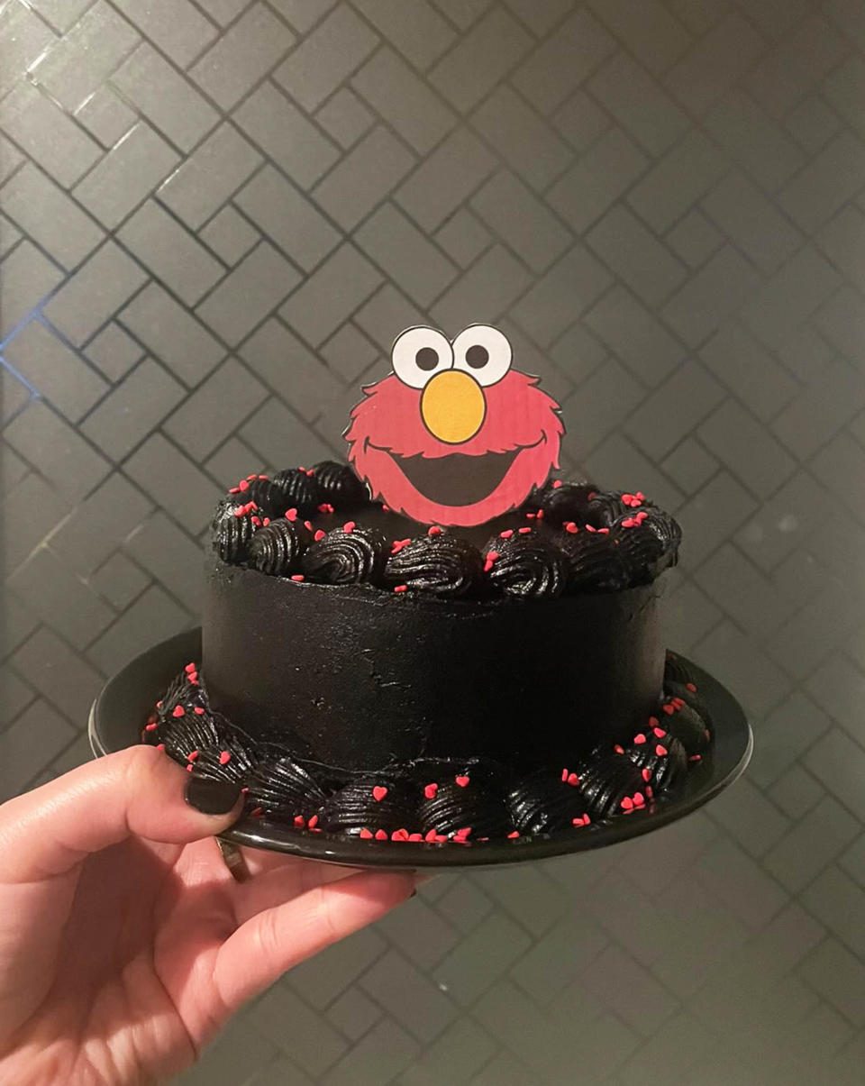 Baker makes an emo Elmo cake after misreading instructions, goes viral (Courtesy Brianna Romero)