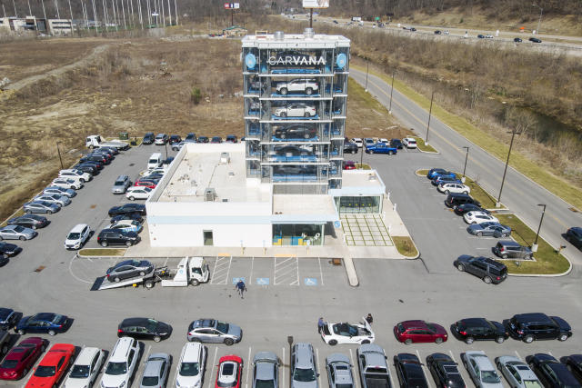 Carvana cuts 2 500 jobs execs to forego pay for severance