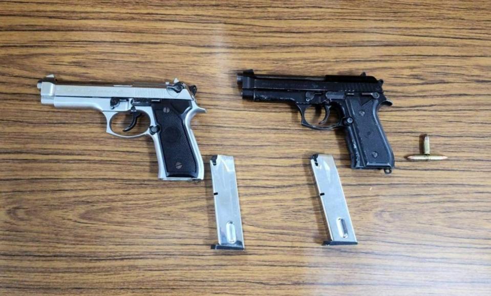高雄市岡山分局轄區發生槍擊案，警方起獲槍枝。讀者提供