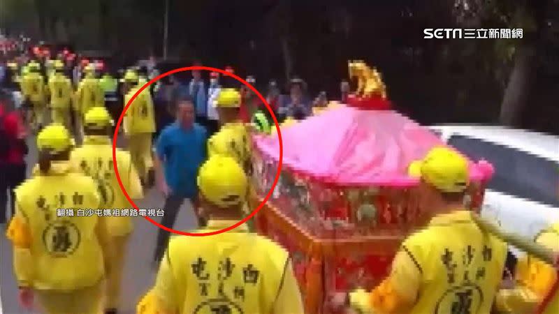 半路攔轎，對白沙屯媽祖是大不敬。（圖／翻攝自白沙屯媽祖網路電視台）