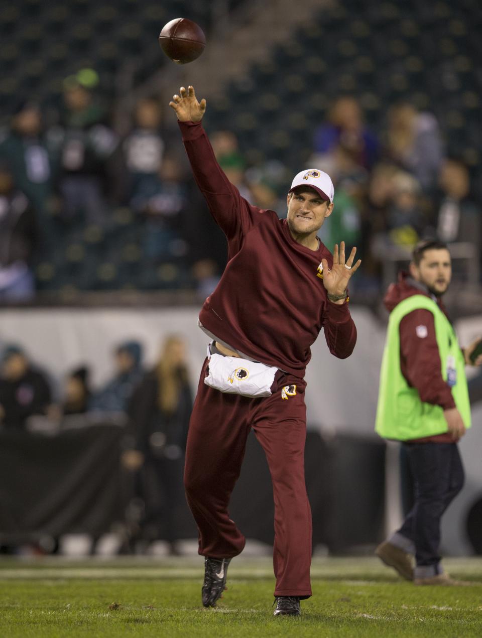 PHILADELPHIA, PA - DECEMBER 26: Kirk Cousins #8 of the Washington Redskins warms up prior to the game against the Philadelphia Eagles on December 26, 2015 at Lincoln Financial Field in Philadelphia, Pennsylvania.  (Photo by Mitchell Leff/Getty Images)